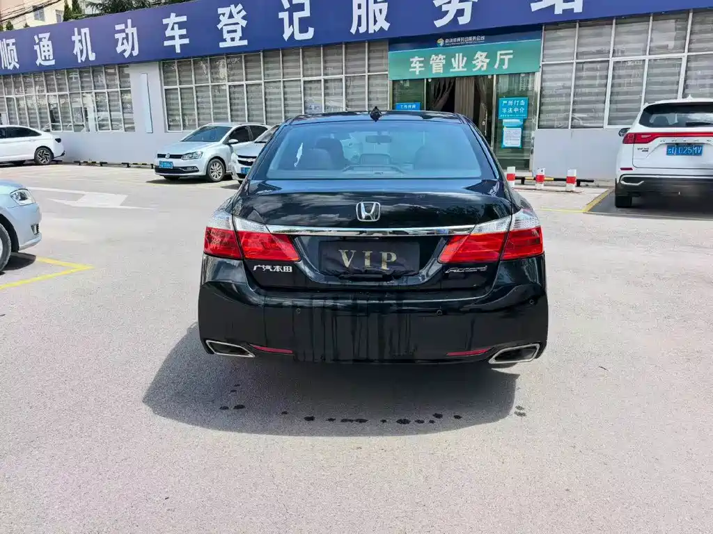 Honda Accord — миниатюра 8