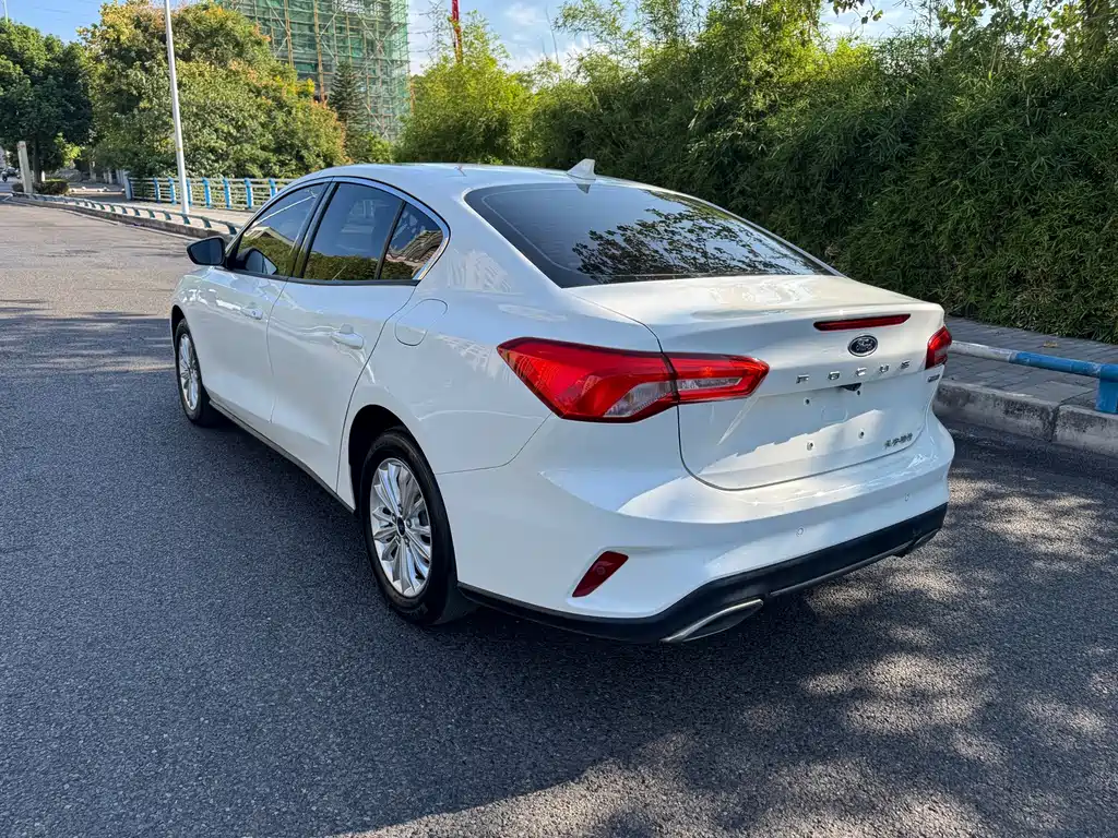 Ford Focus — миниатюра 7