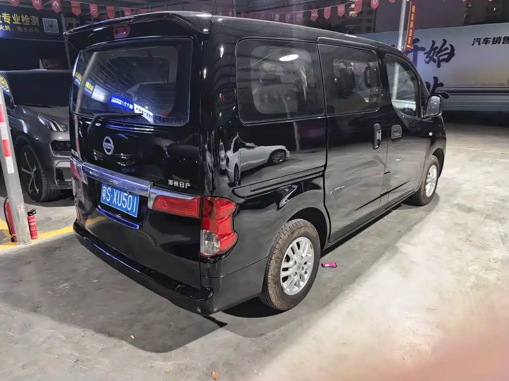 Nissan NV200 — миниатюра 6