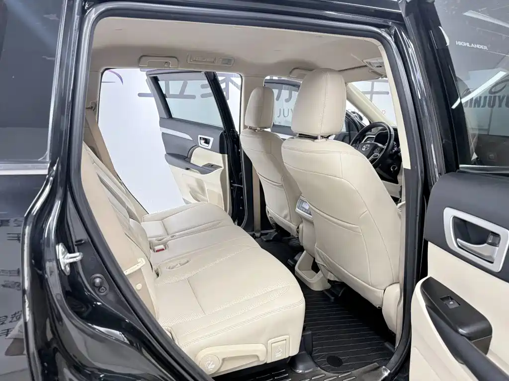 Toyota Highlander — миниатюра 14