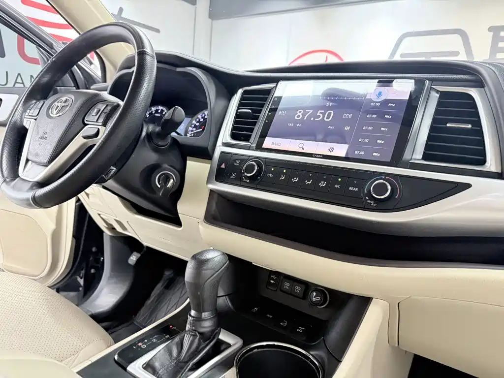 Toyota Highlander — миниатюра 18
