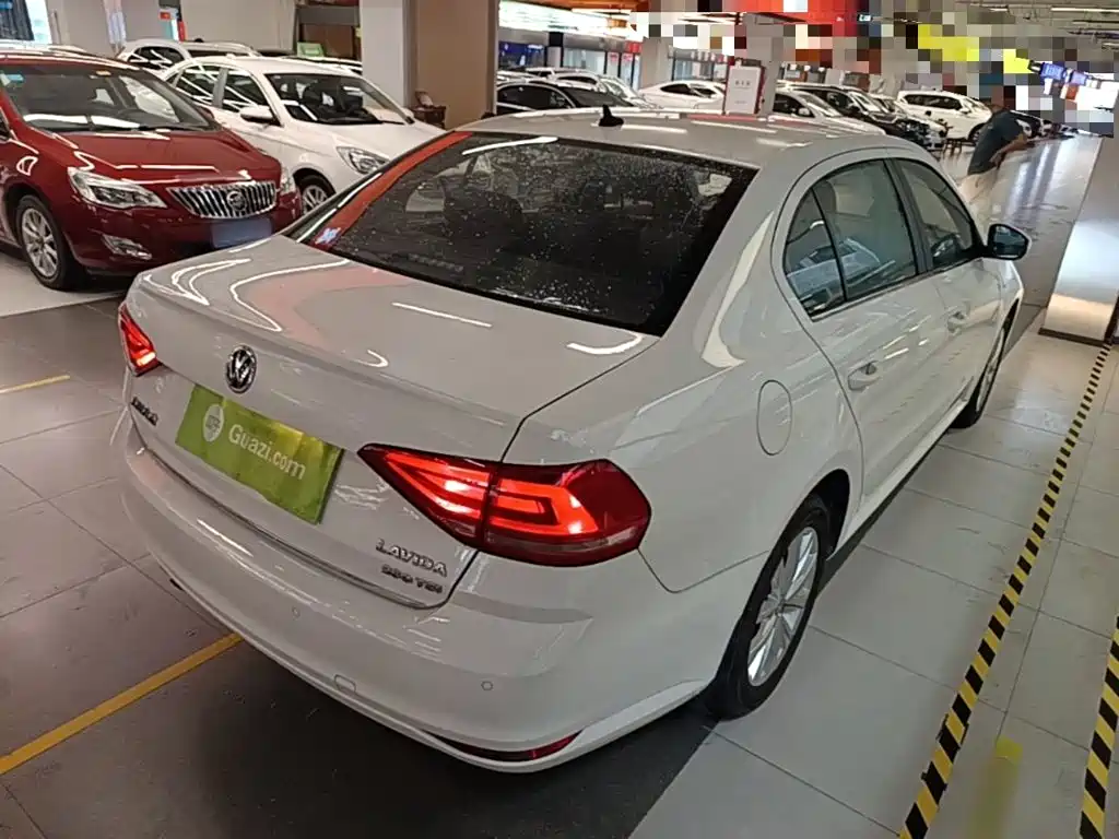 Volkswagen Lavida — миниатюра 7