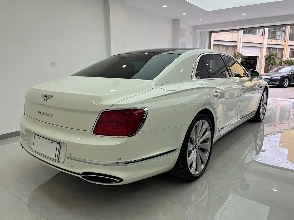 Bentley Flying Spur — миниатюра 9