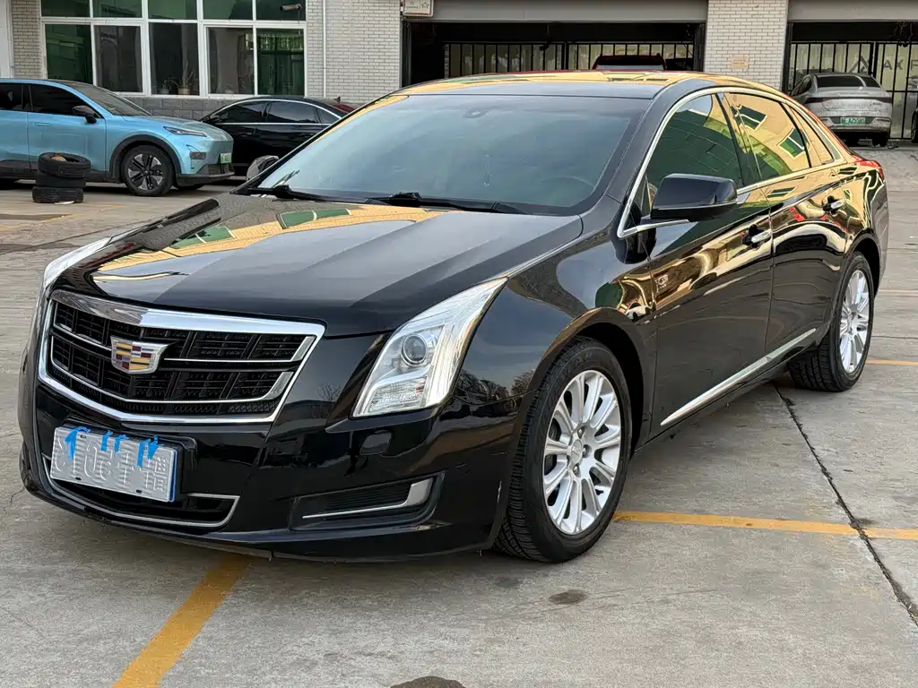 CADILLAC XTS