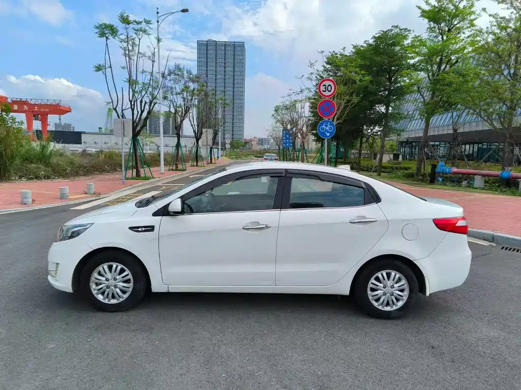 Kia K2 Sedan 1.4L AT GLS Anniversary Edition, фото 4