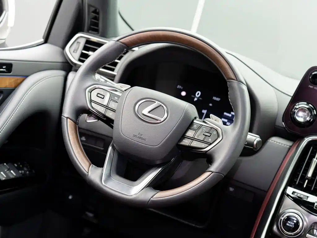 Lexus LX — миниатюра 16