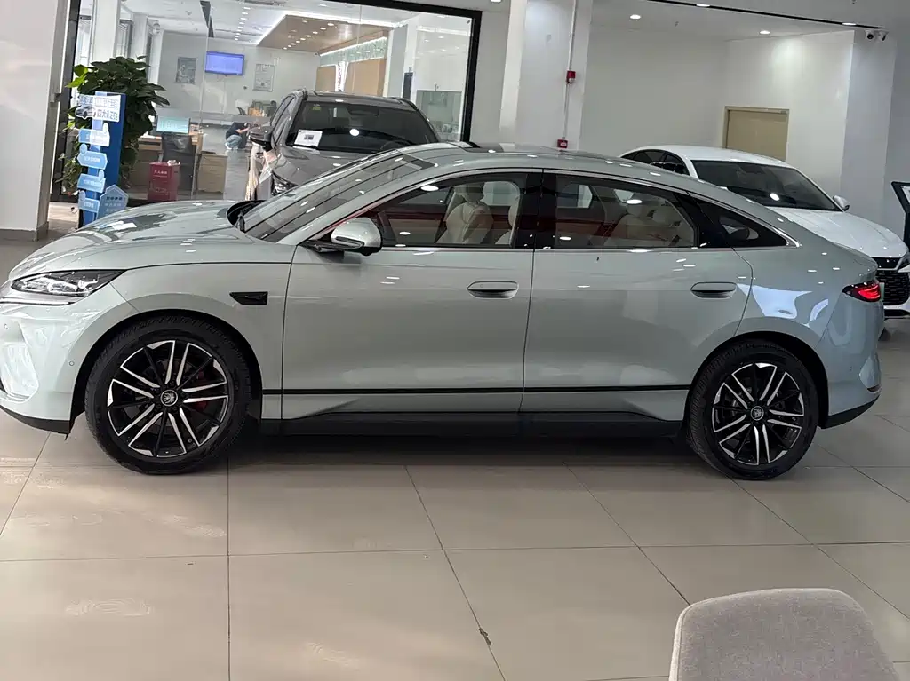 BYD Qin L L 2025 EV 545KM