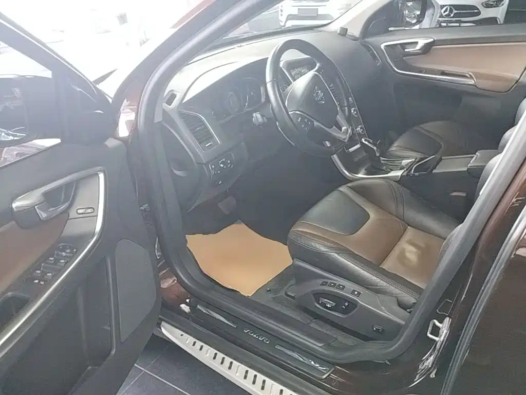 Volvo XC60 (Import) — миниатюра 16