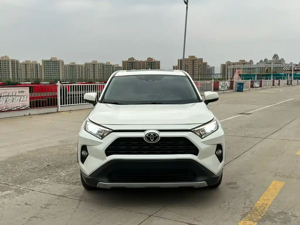 Toyota RAV4 — миниатюра 2