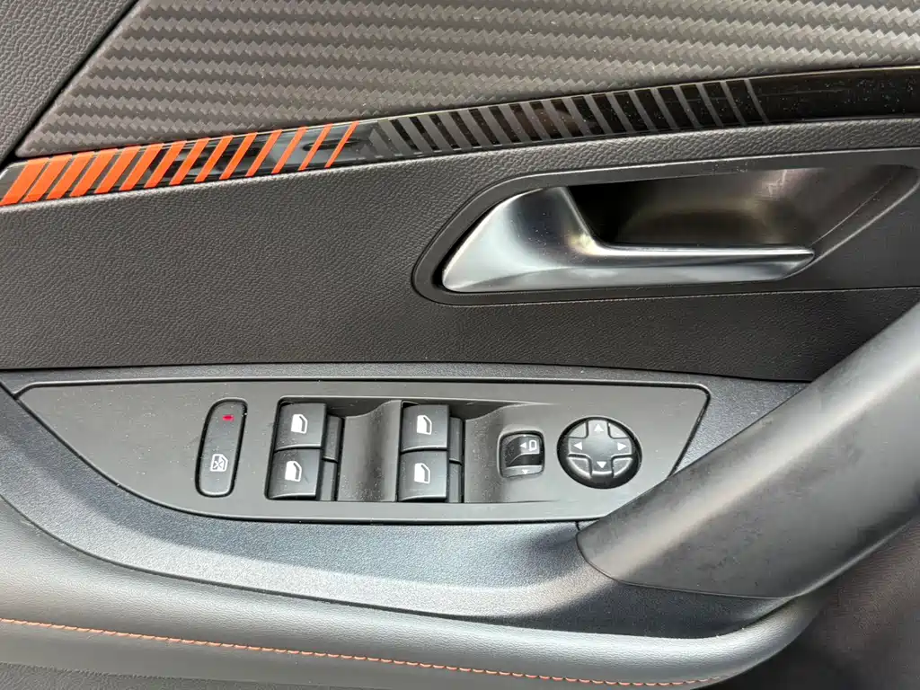Peugeot 2008 — миниатюра 17