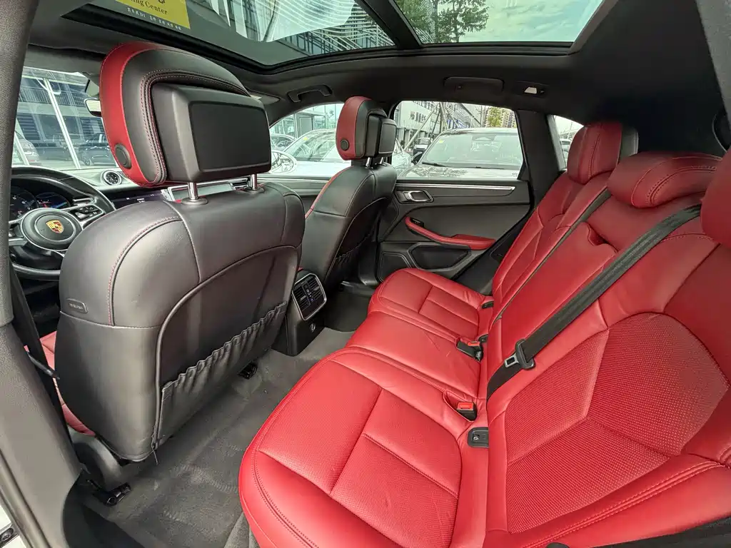 Porsche Macan — миниатюра 7