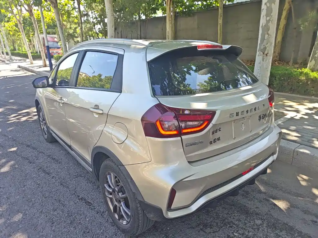 Geely Vision X3 — миниатюра 5