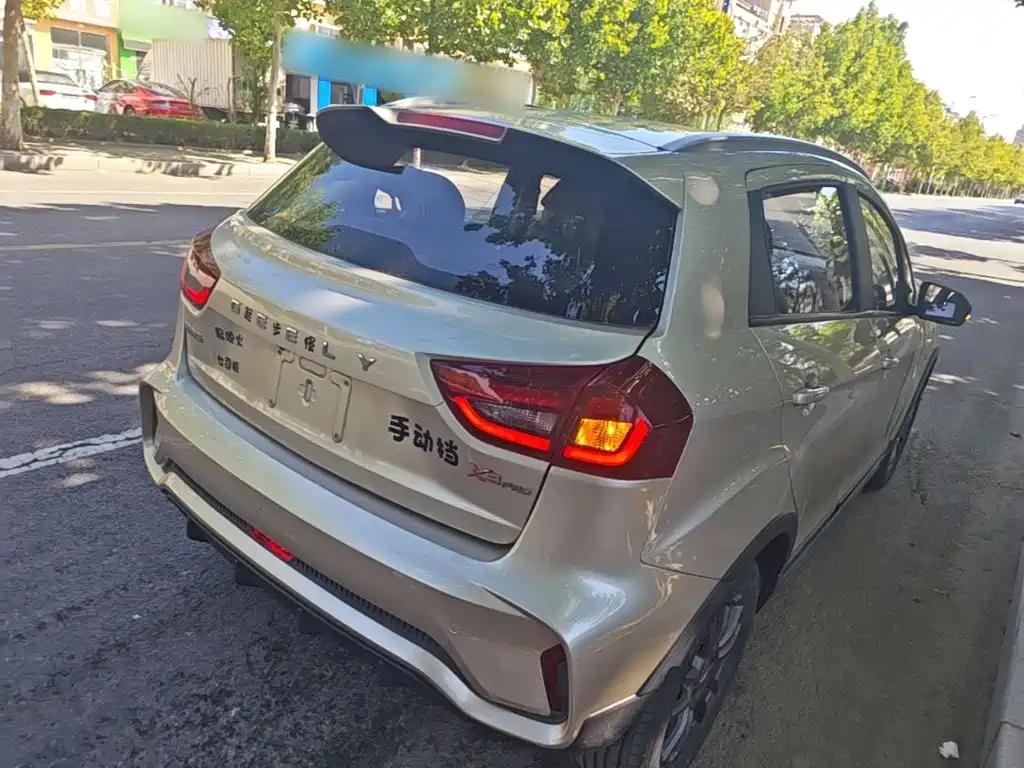 Geely Vision X3 — миниатюра 7