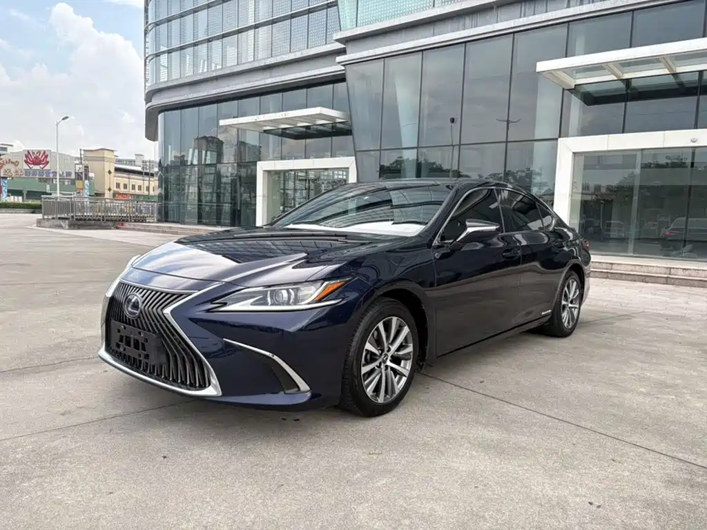 Lexus ES 2020 300h Excellence Edition