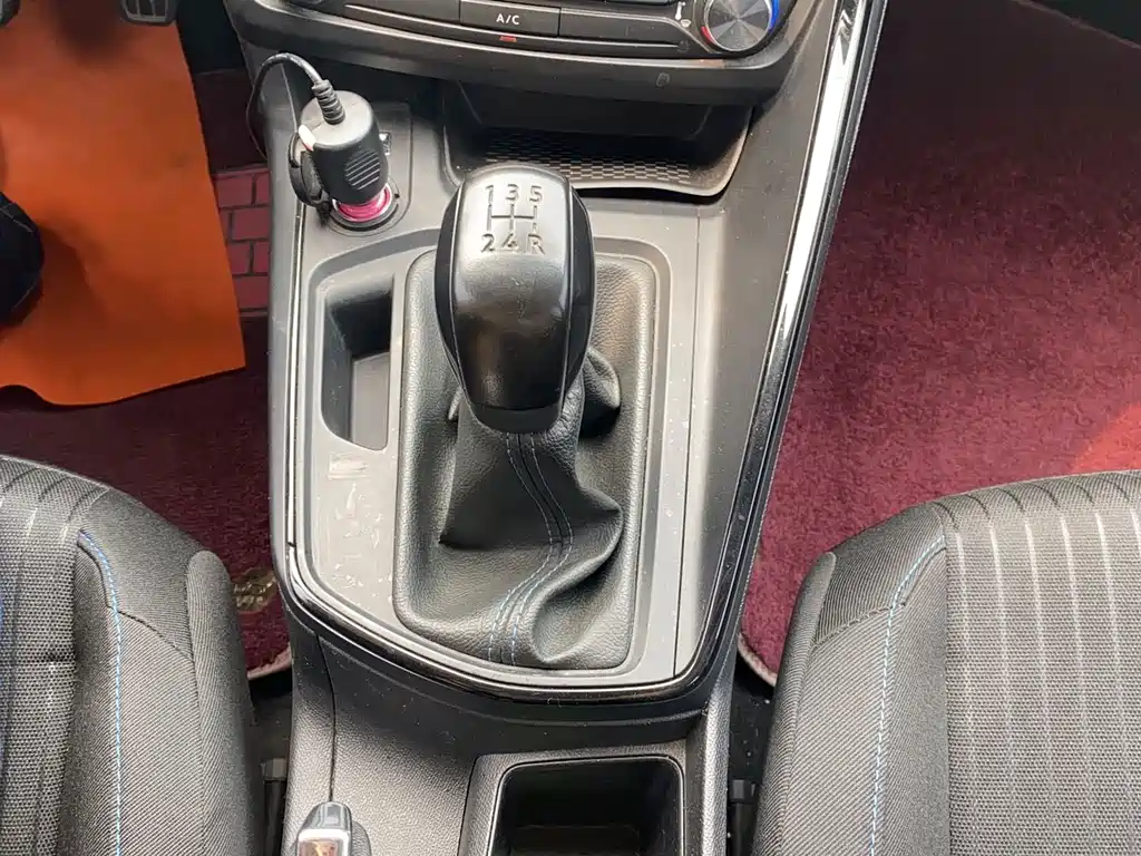 Peugeot 308 — миниатюра 11