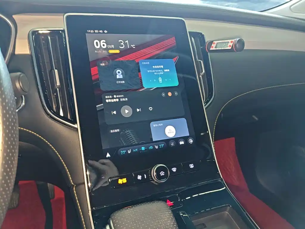 Roewe i6 MAX New Energy — миниатюра 13