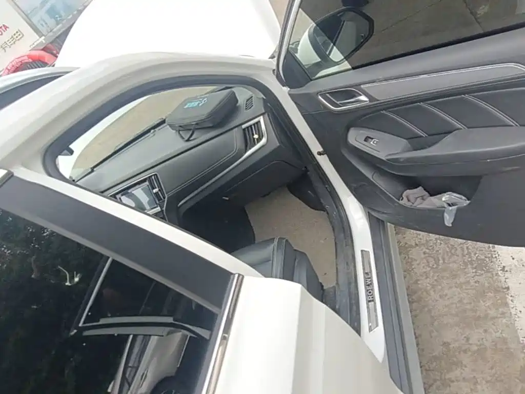 Roewe RX5 — миниатюра 9