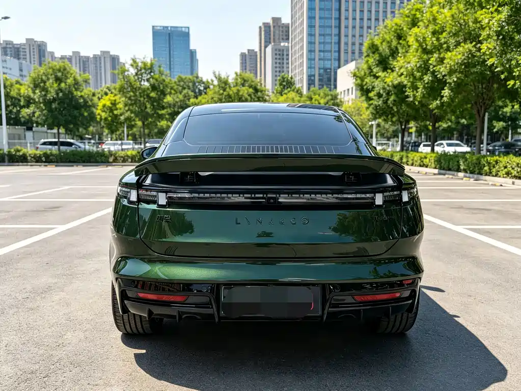 Lynk & Co 10 — миниатюра 7