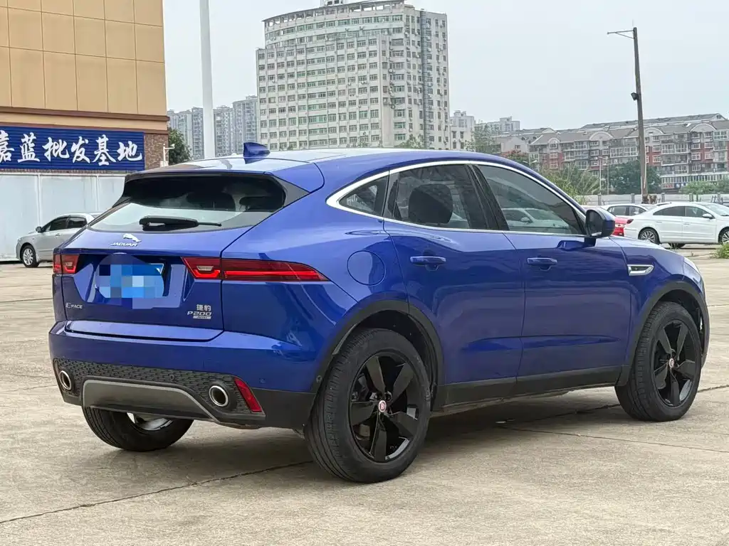 Jaguar E-PACE — миниатюра 6