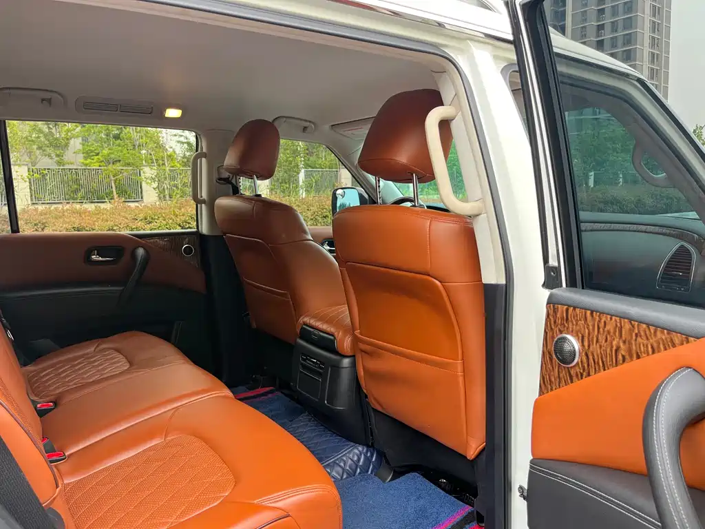 Nissan Patrol — миниатюра 18
