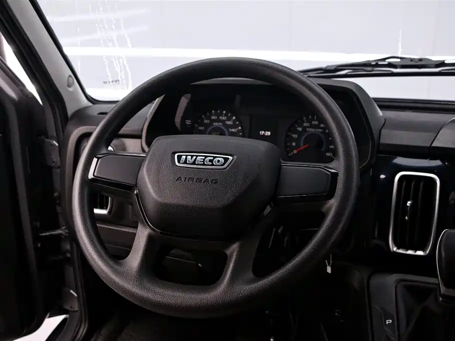 Iveco Daily 2023 2.5T A35M1 5-9 мест