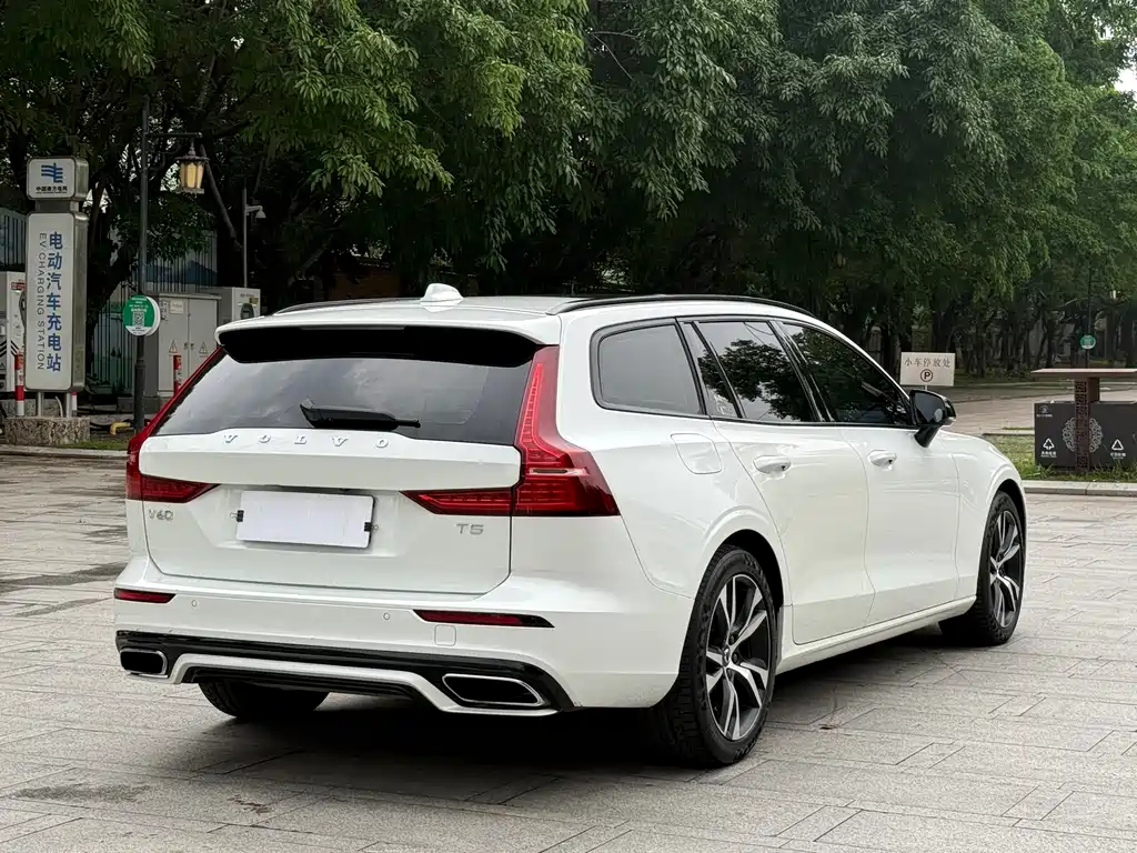 Volvo V60 2020 T5 Sport