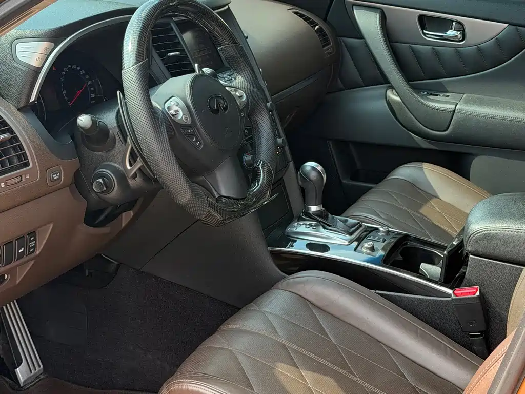 Infiniti FX — миниатюра 9
