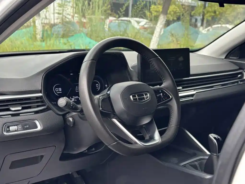 Geely Emgrand — миниатюра 10