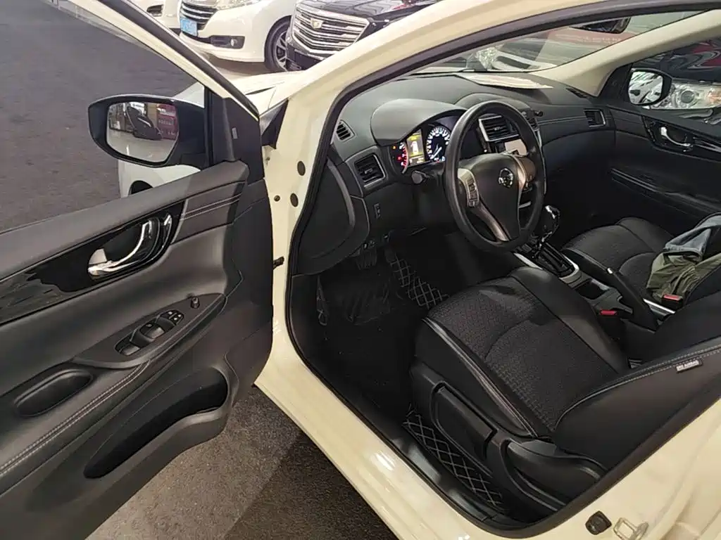 Nissan Tiida — миниатюра 16