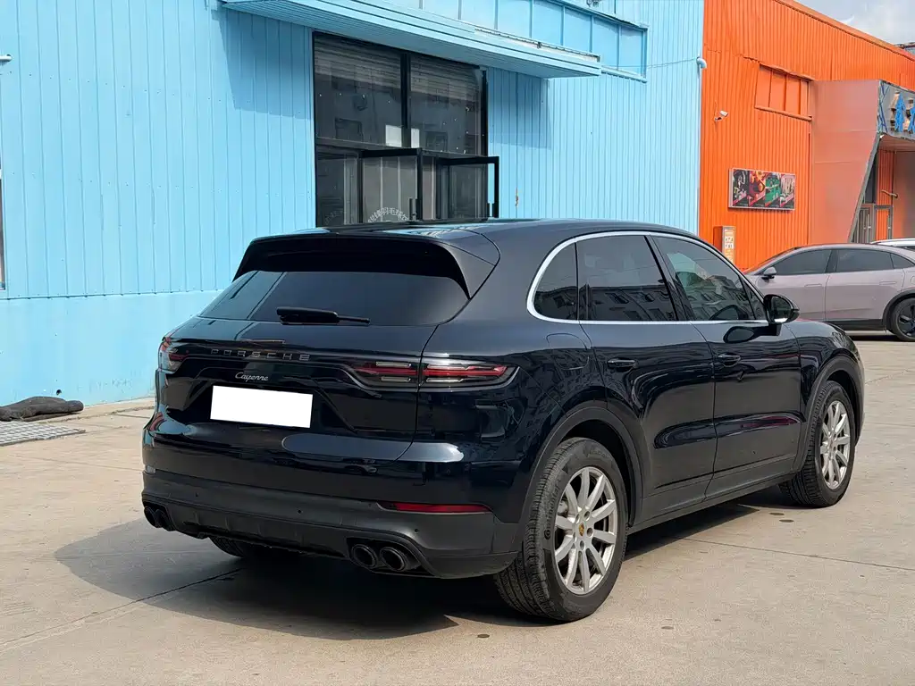 Porsche Cayenne — миниатюра 5