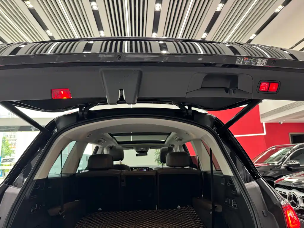 Mercedes-Benz GLS — миниатюра 25