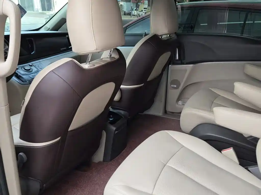 Buick GL8 2011 3.0L XT Luxury Flagship