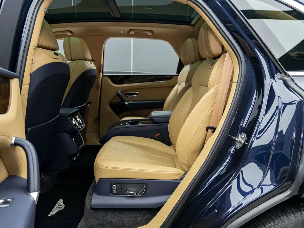 Bentley Bentayga — миниатюра 11