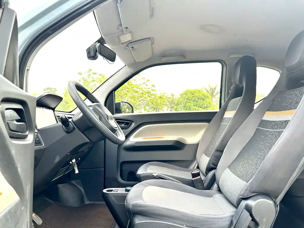Wuling MINIEV — миниатюра 13