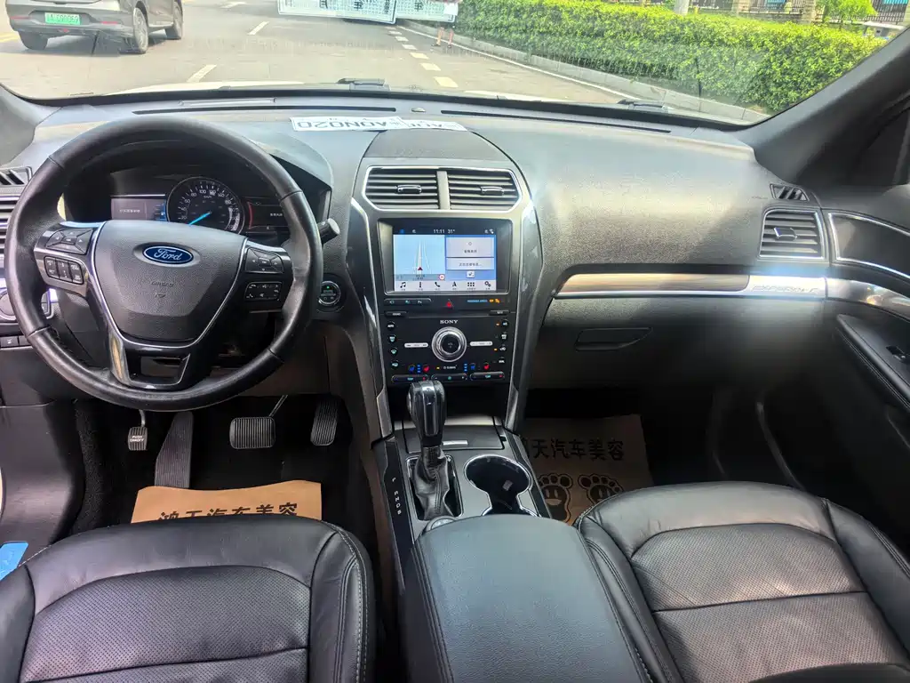 Ford Explorer (Import) — миниатюра 7
