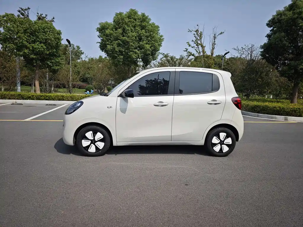 Wuling MINIEV — миниатюра 4