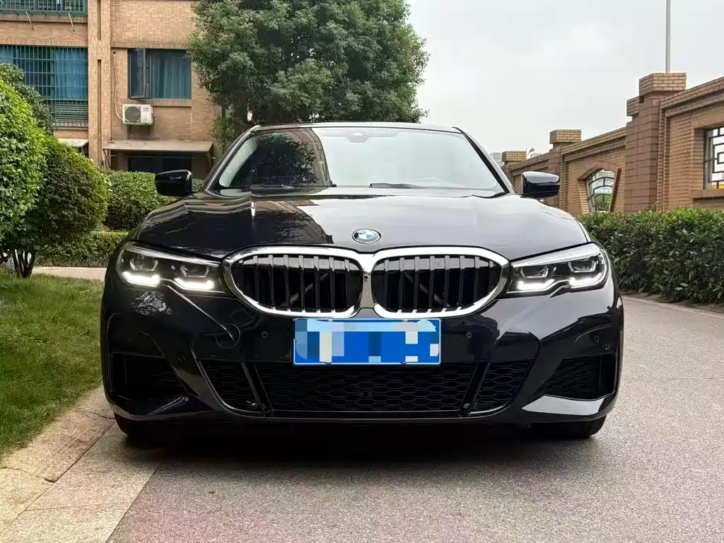 BMW  3 SERIES