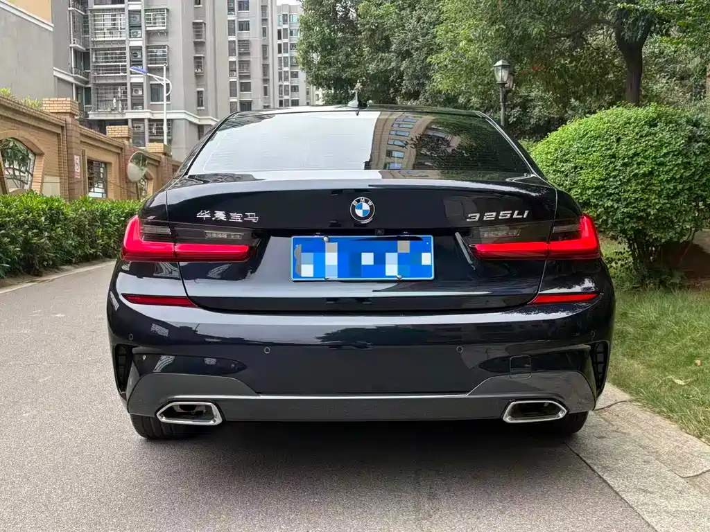 BMW  3 SERIES