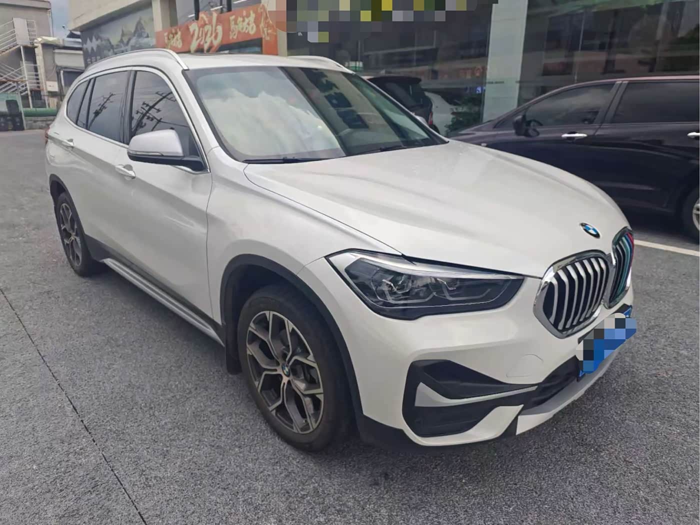 BMW X1 1.5 л 2021 г. Белый, пробег 33000 км