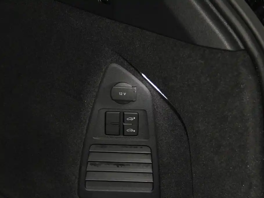 Volkswagen Touareg — миниатюра 24