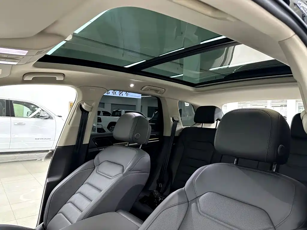 Volkswagen Touareg — миниатюра 21