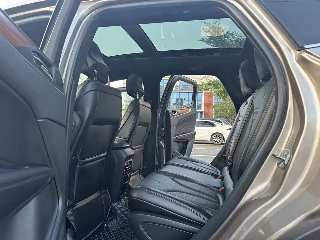 Lincoln MKC — миниатюра 11