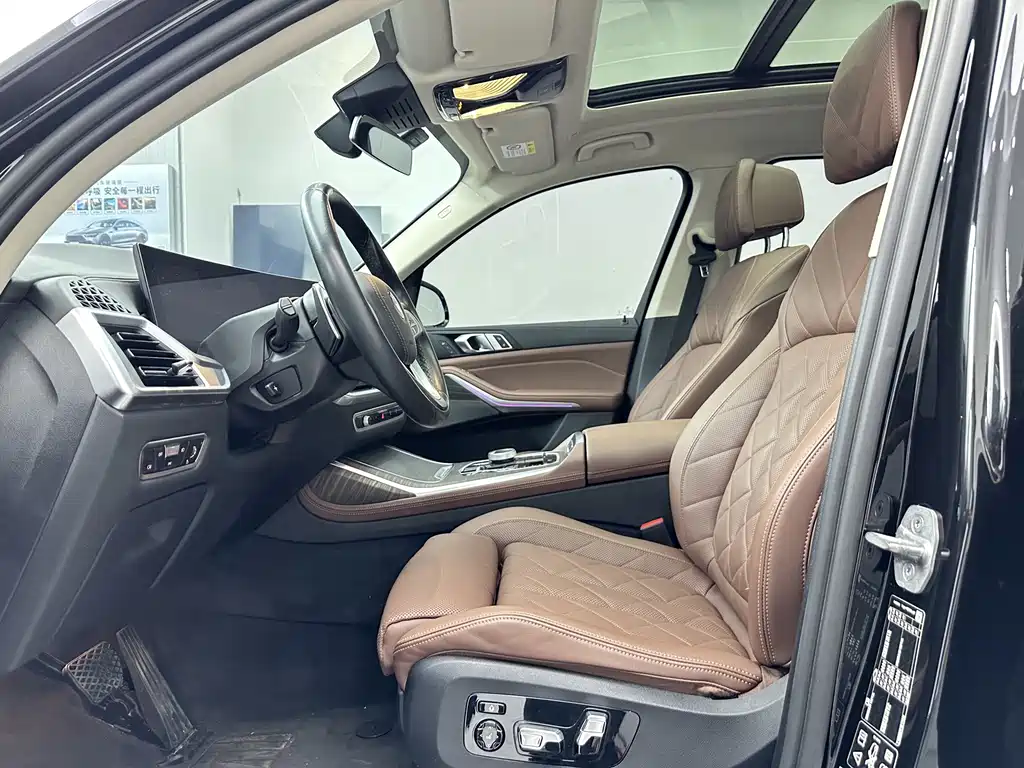 BMW X7 — миниатюра 10