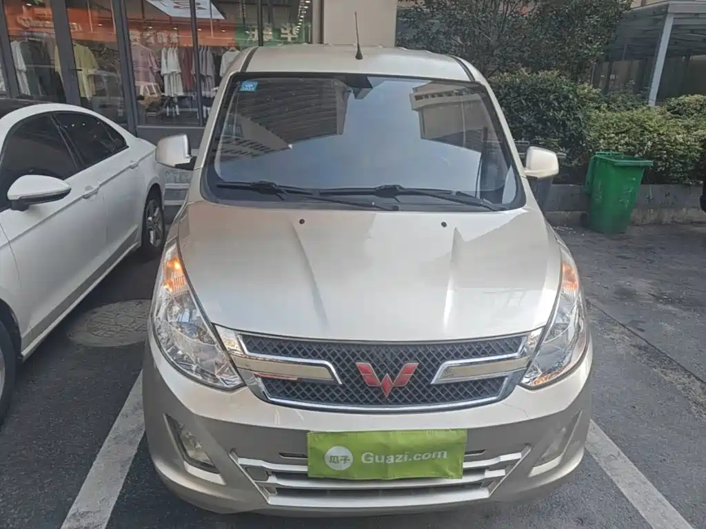 Wuling Rongguang V — миниатюра 3