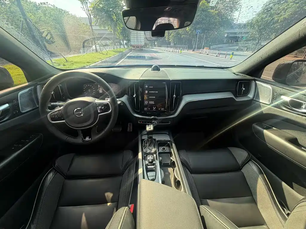 Volvo XC60 — миниатюра 9