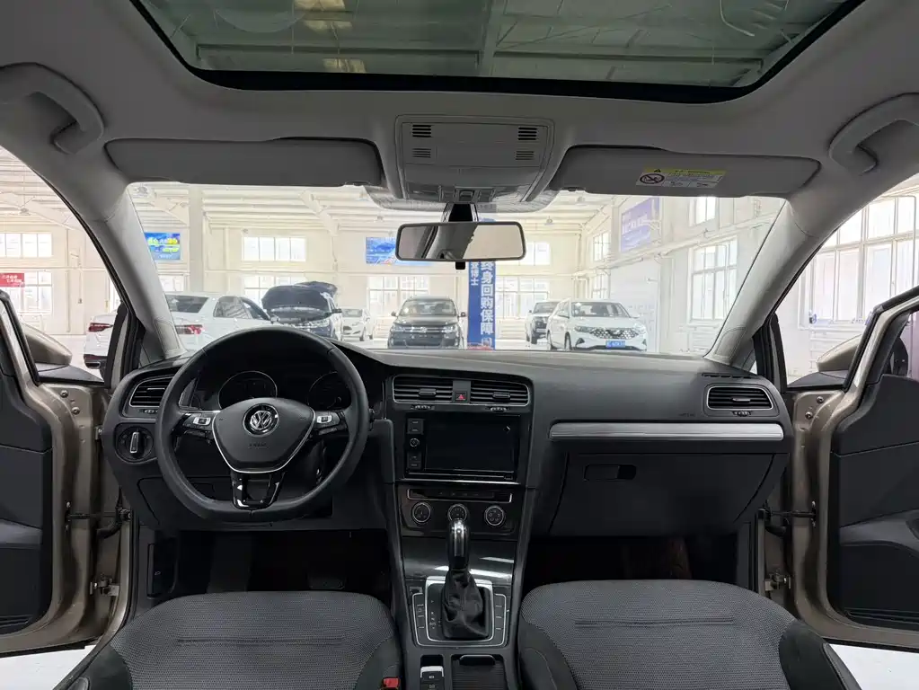 Volkswagen Golf — миниатюра 9