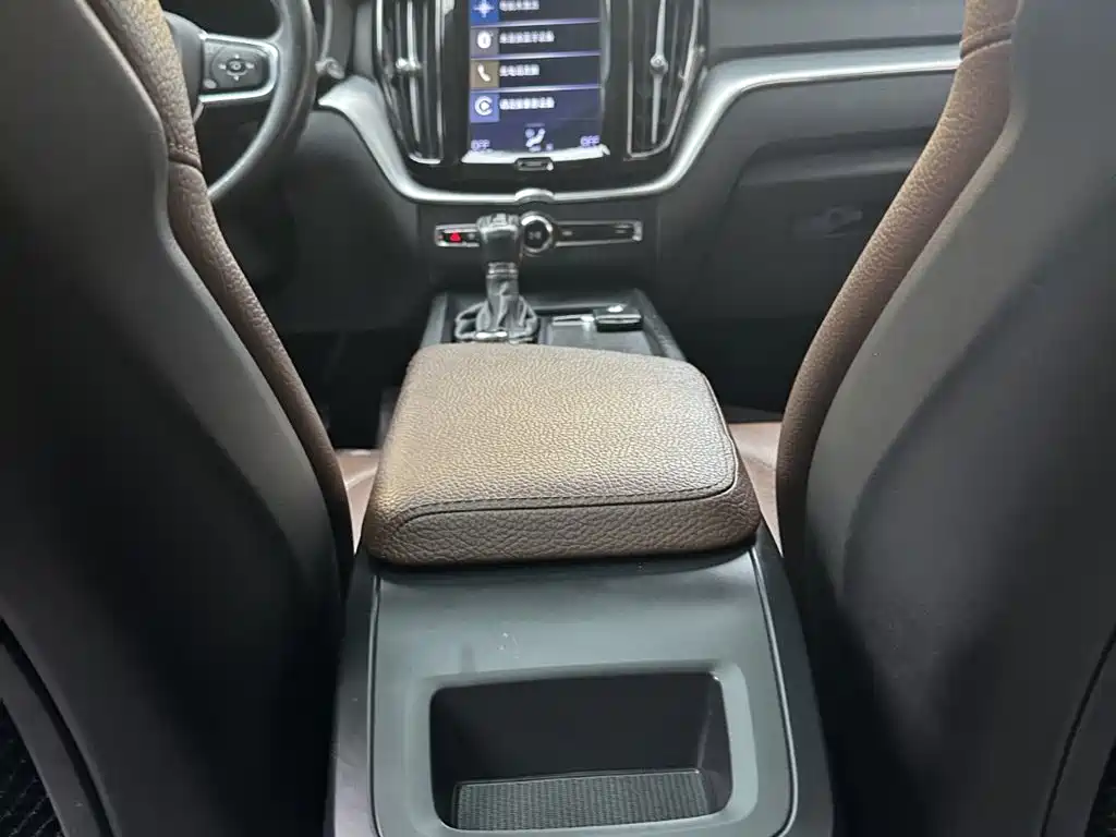 Volvo XC60 2021 T5 Luxury