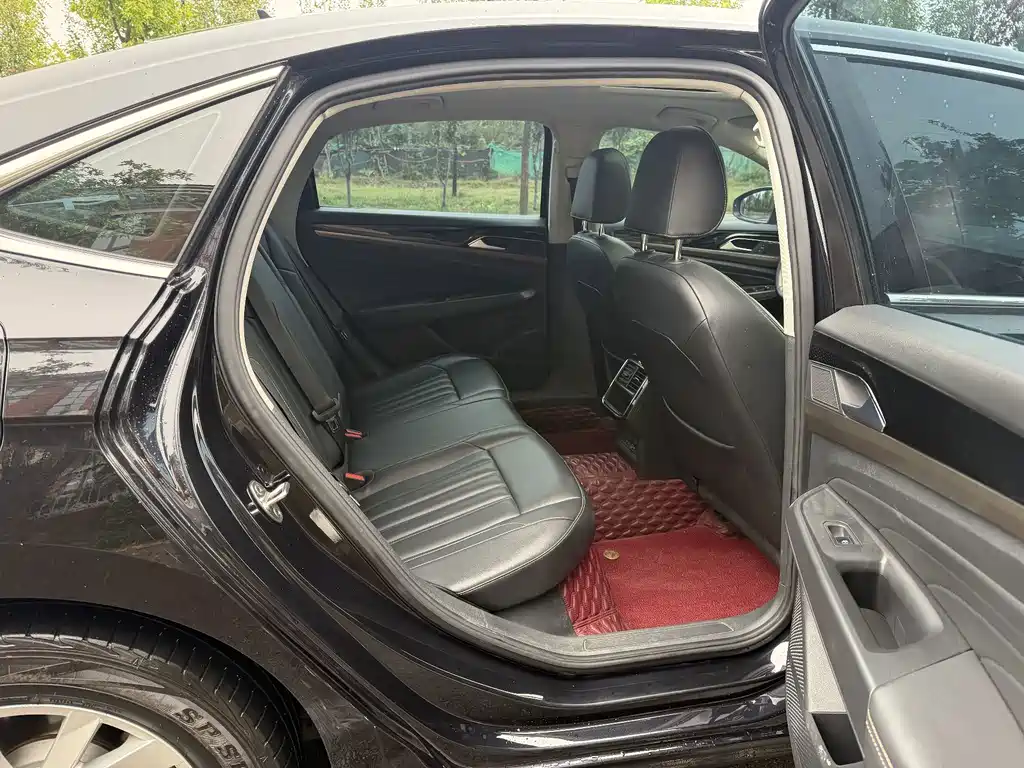 Volkswagen Passat — миниатюра 10