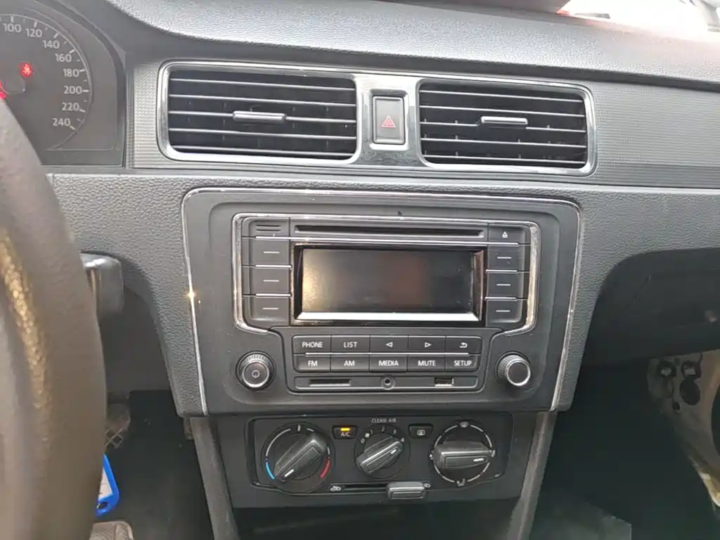 Volkswagen Santana — миниатюра 13