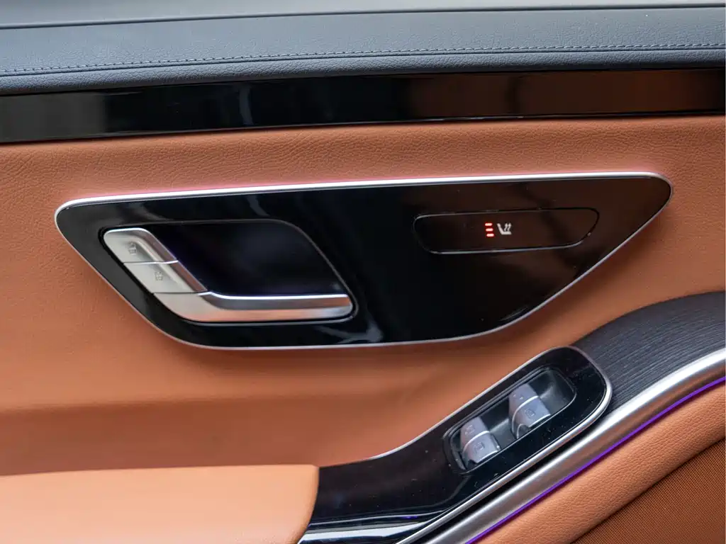 Mercedes-Benz S-Class — миниатюра 24